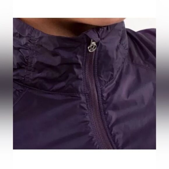 Lululemon Run Wild Jacket Womens 6 Mesh Panel Zip Up Windbreaker Reflective - Picture 3 of 10